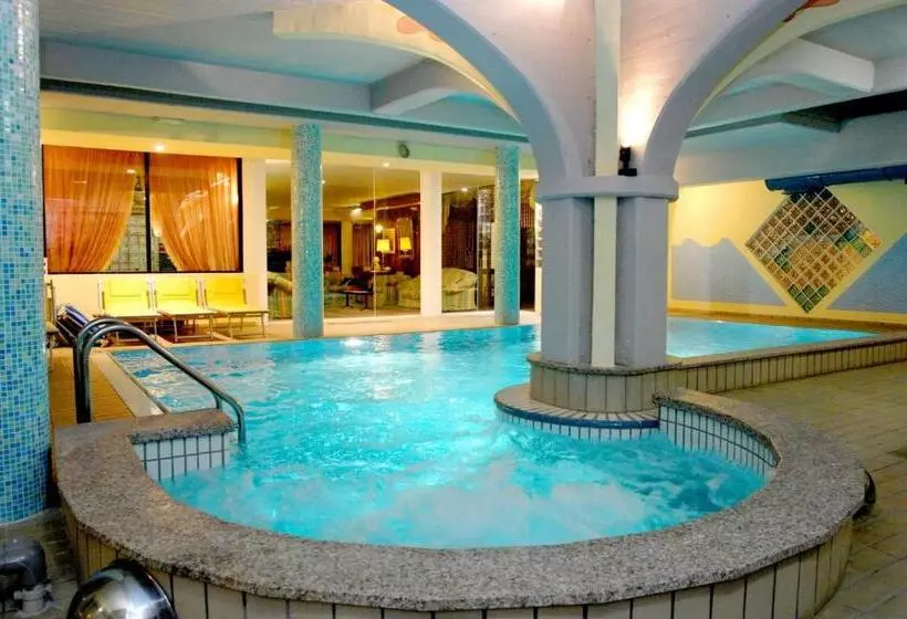 בית מלון כפרי Ferrari