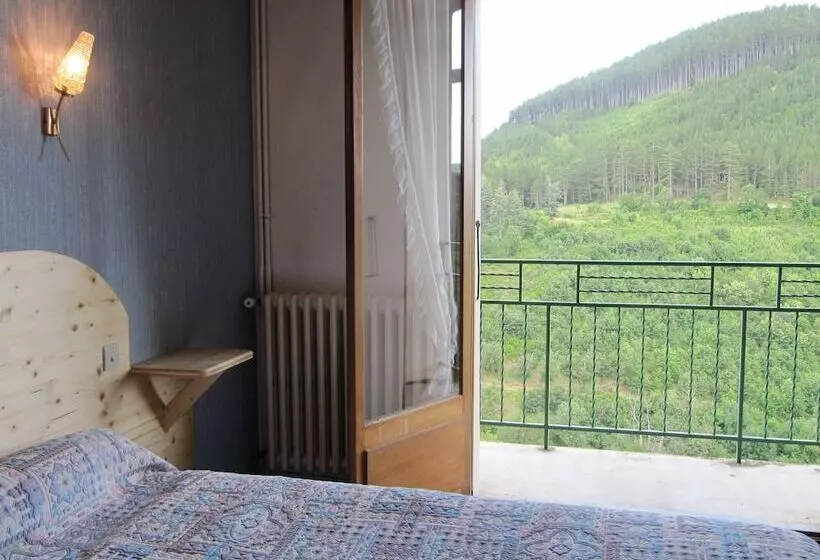 Отель Hôtel Des Rochers