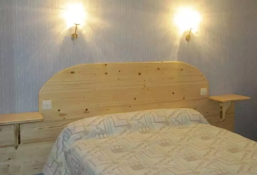 Отель Hôtel Des Rochers