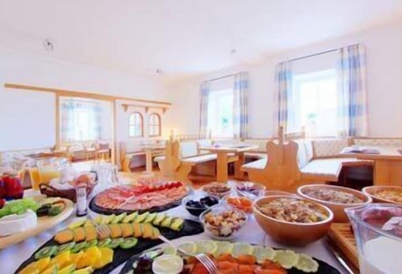 Hotel Klozbücher   Das Land