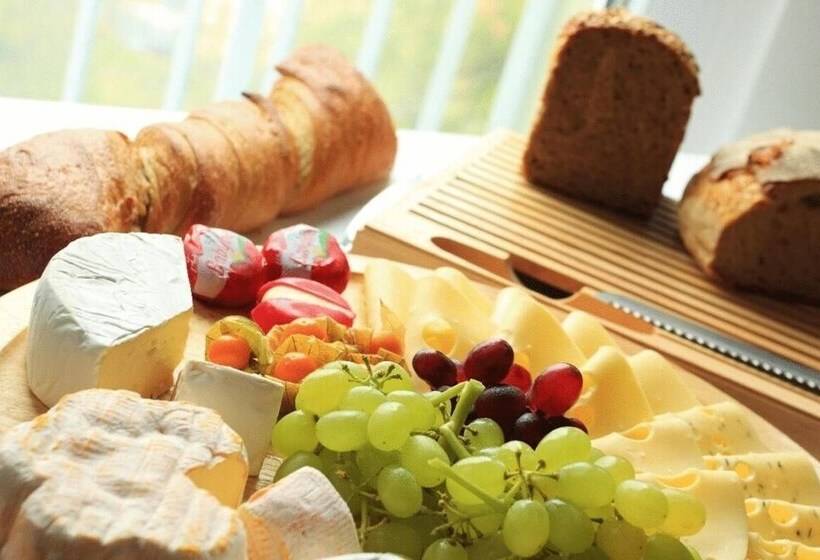 Hotel Klozbücher   Das Land