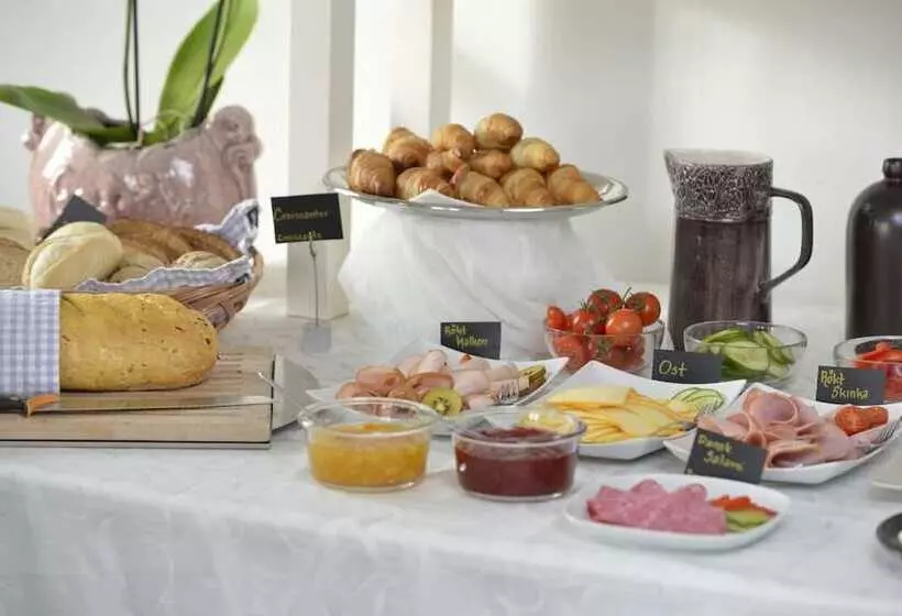 Hotel Charlotte / Stella