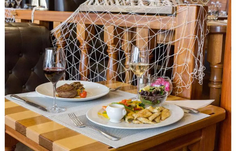 هتل Le Jules Verne