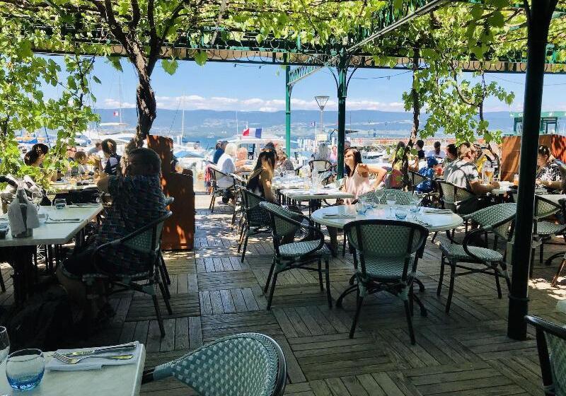 هتل Le Jules Verne