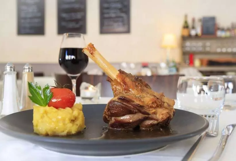 Logis Hotel & Restaurant De La Basilique