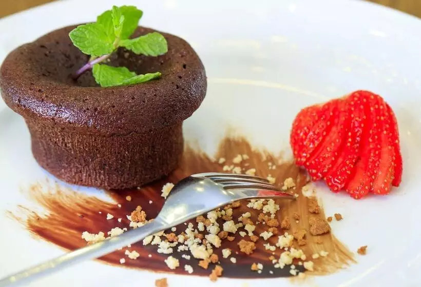 Logis Hotel & Restaurant De La Basilique