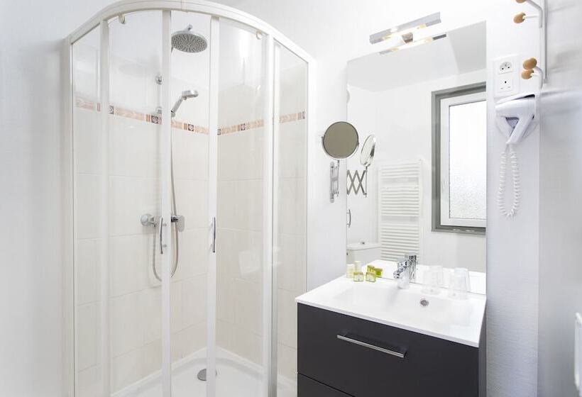 Logis Hotel & Restaurant De La Basilique