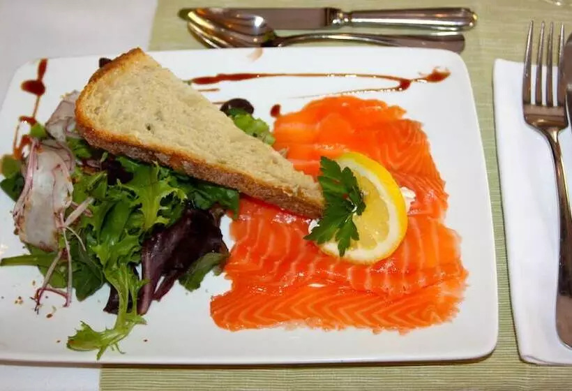 ホテル Logis Hôtel Restaurant Les Coudercous