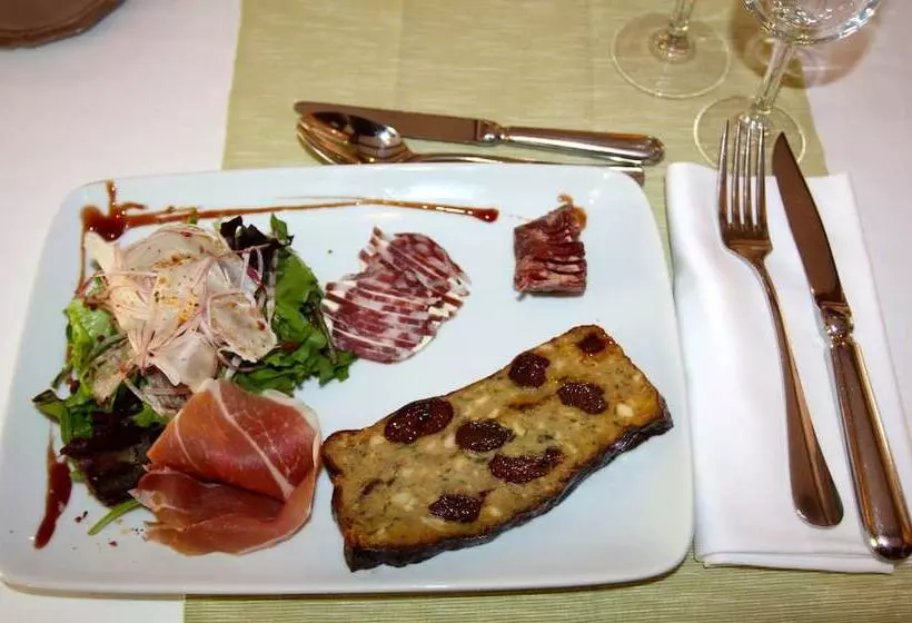 ホテル Logis Hôtel Restaurant Les Coudercous