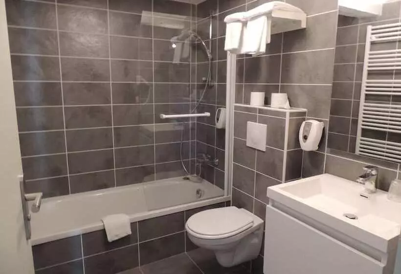 ホテル Logis Hôtel Restaurant Les Coudercous