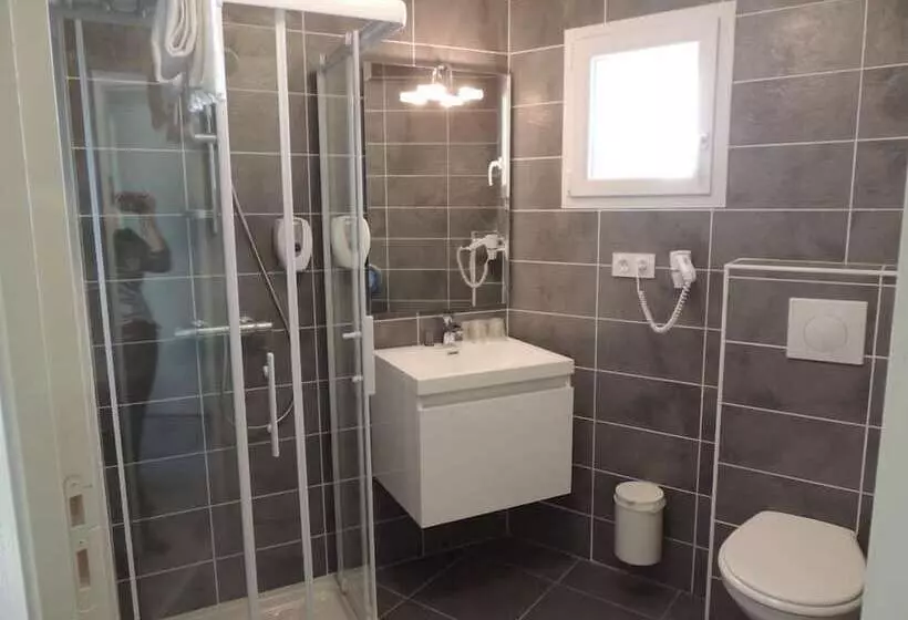 ホテル Logis Hôtel Restaurant Les Coudercous