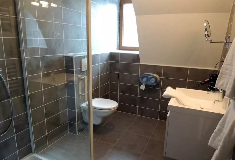 ホテル Logis Hôtel Restaurant Les Coudercous