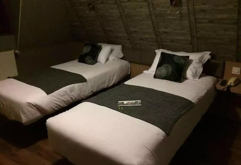 ホテル Logis Hôtel Restaurant Les Coudercous