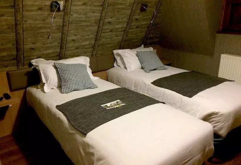 ホテル Logis Hôtel Restaurant Les Coudercous