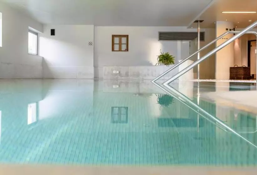 Отель Miramonti Park