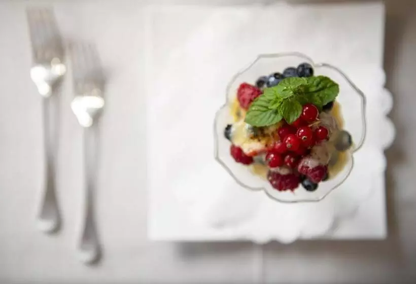 Отель Miramonti Park