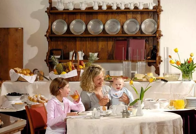 Отель Miramonti Park