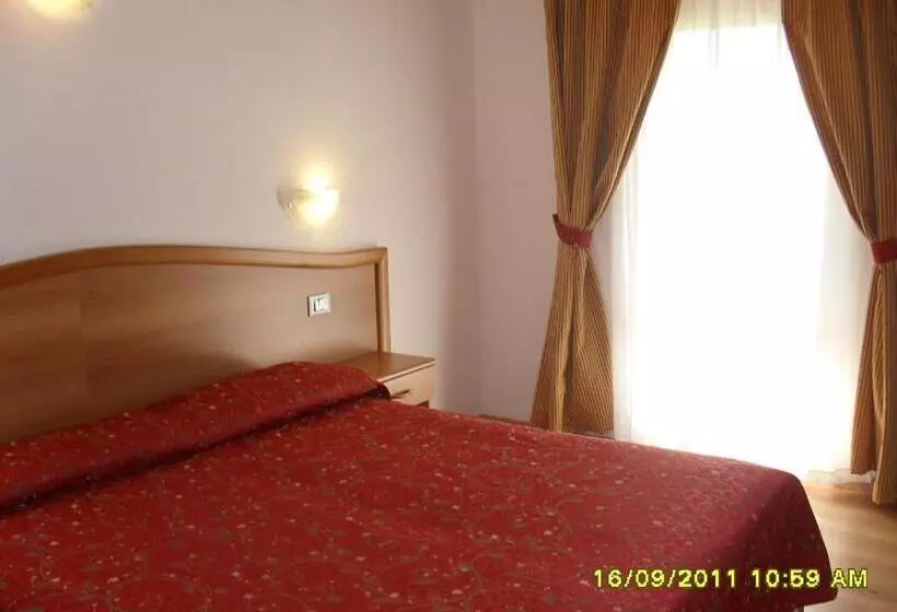 Отель Montebaldina