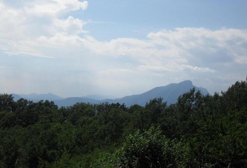 ホテル Montebaldina