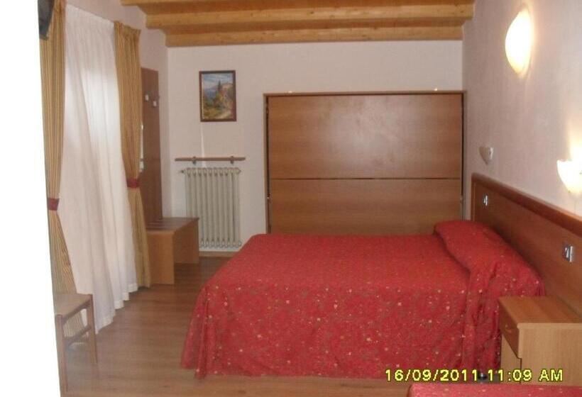 ホテル Montebaldina