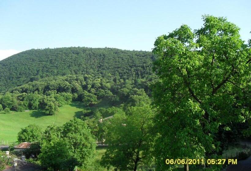 ホテル Montebaldina