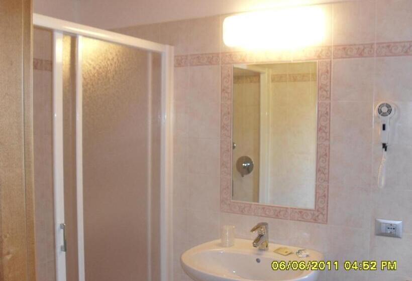 ホテル Montebaldina