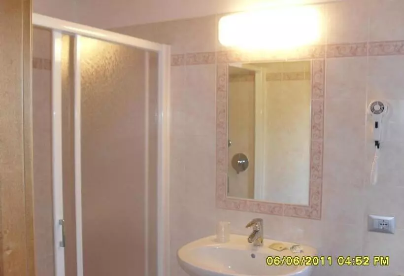 Отель Montebaldina