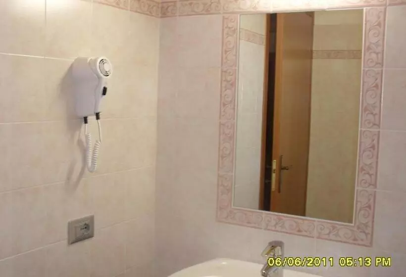 Отель Montebaldina