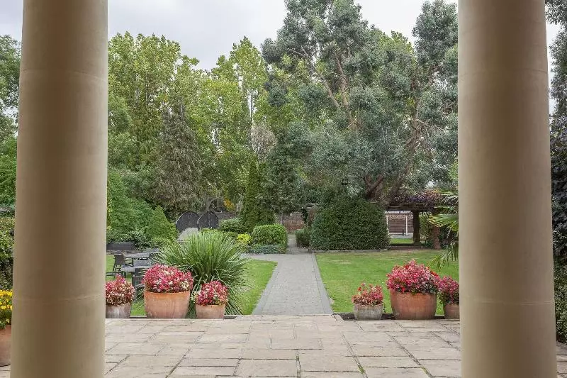 Отель Orsett Hall