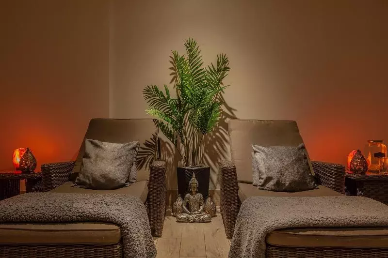 Отель Orsett Hall