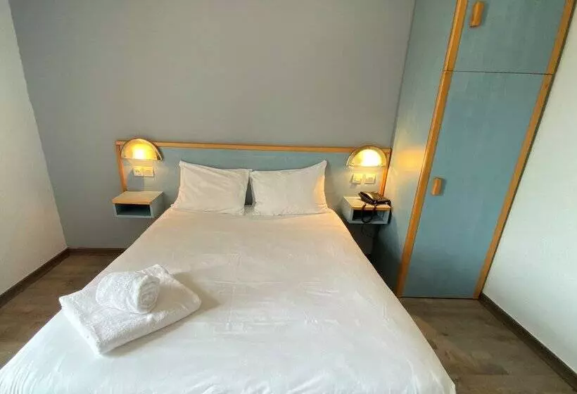 Отель Restaurant Les Chataigniers