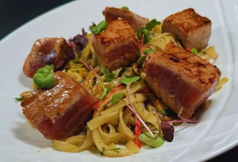 Отель Restaurant Les Chataigniers