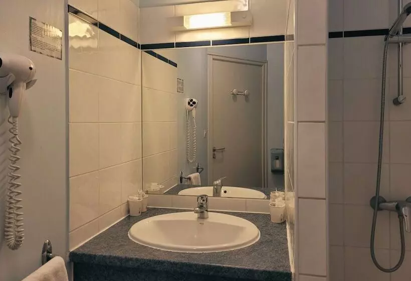 Отель Restaurant Les Chataigniers