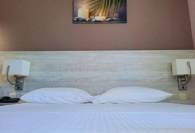 فندق Restaurant Les Chataigniers