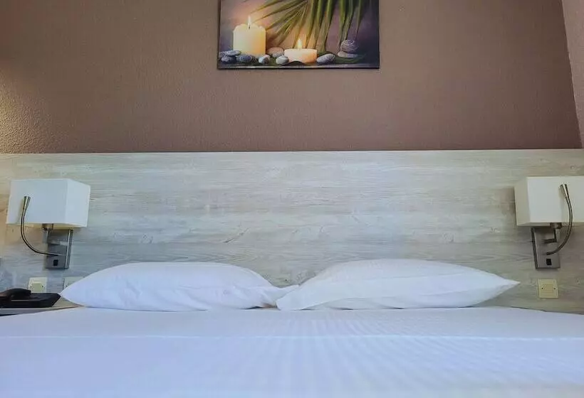 Отель Restaurant Les Chataigniers