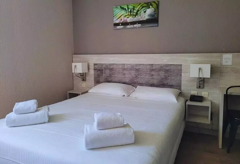 Отель Restaurant Les Chataigniers