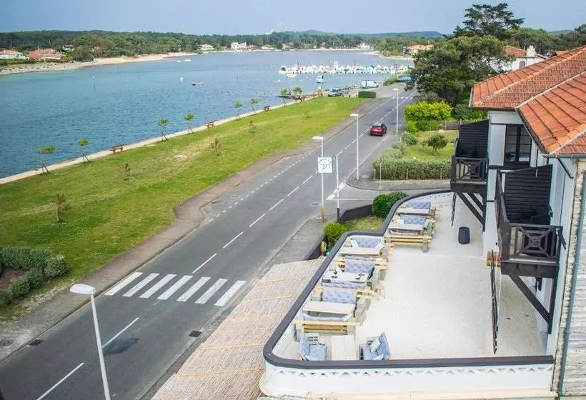 Single Fin Hotel & Lodge
