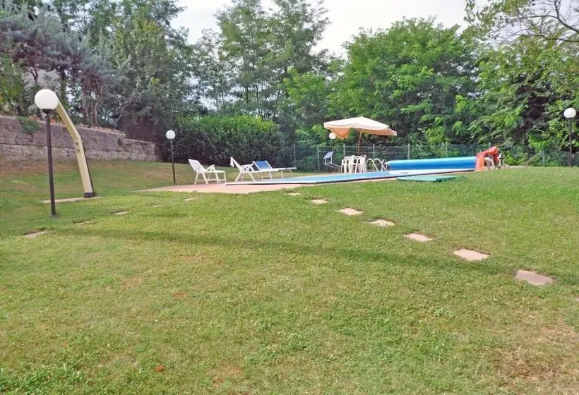 בית מלון כפרי The Marquee