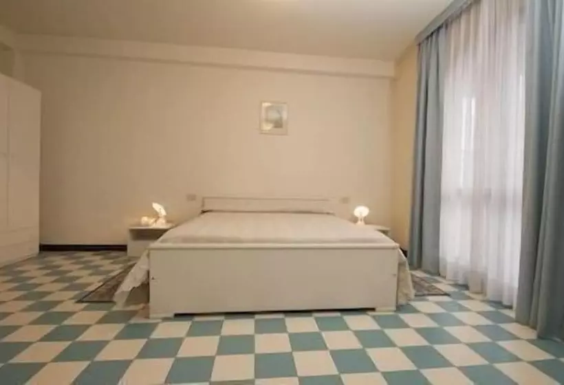 בית מלון כפרי The Marquee