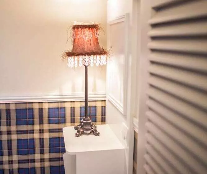 هتل The Originals City, Le Cottage Hôtel, Bruaylabuissière