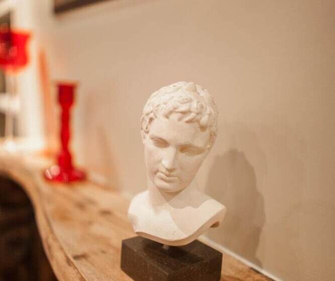 هتل The Originals City, Le Cottage Hôtel, Bruaylabuissière