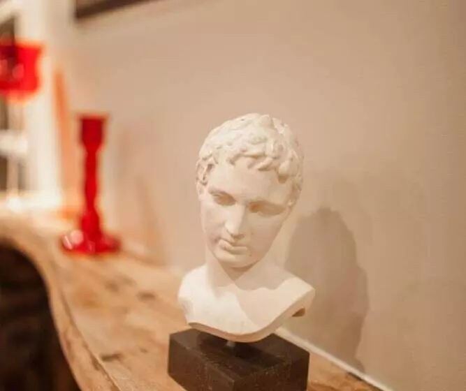 هتل The Originals City, Le Cottage Hôtel, Bruaylabuissière