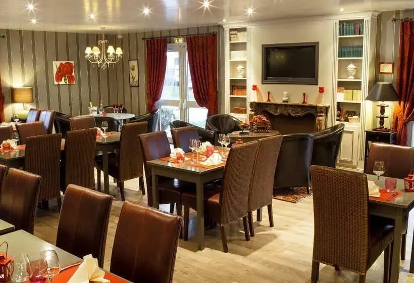 هتل The Originals City, Le Cottage Hôtel, Bruaylabuissière