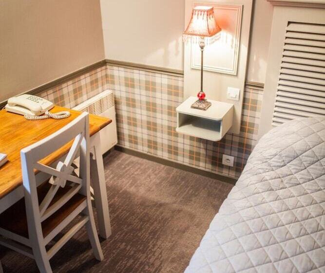 هتل The Originals City, Le Cottage Hôtel, Bruaylabuissière