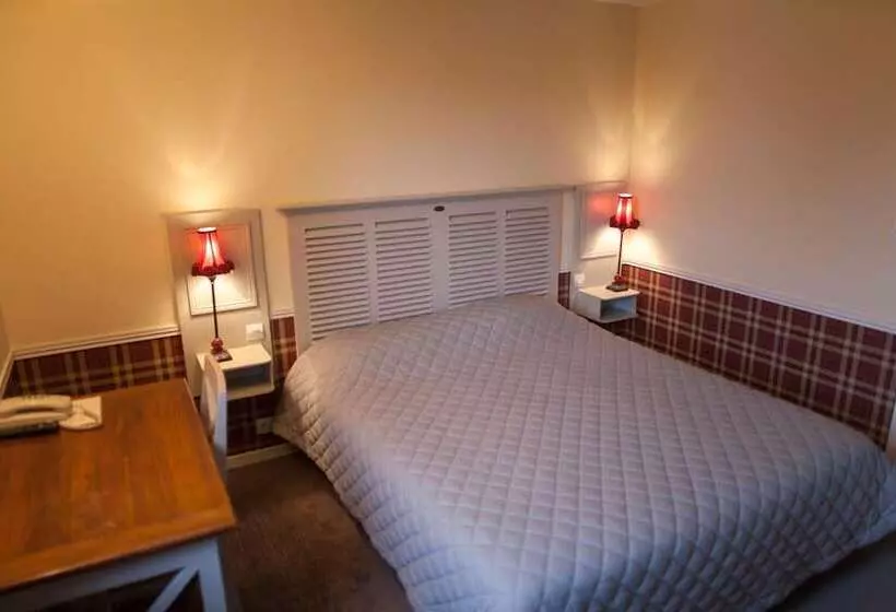 هتل The Originals City, Le Cottage Hôtel, Bruaylabuissière