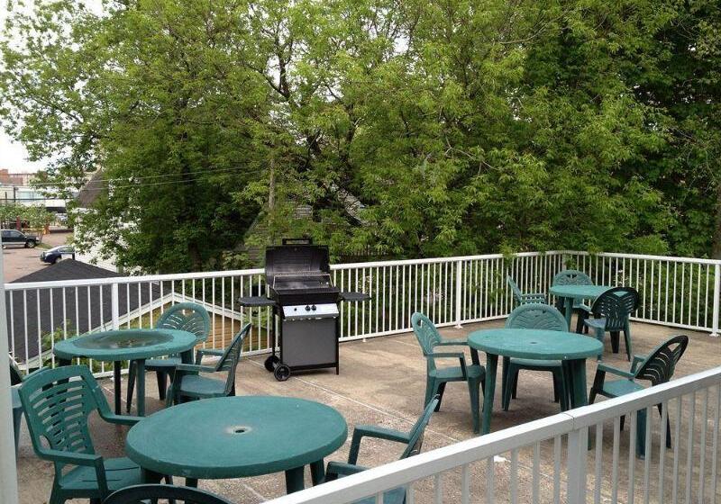 Midtown Motel & Suites