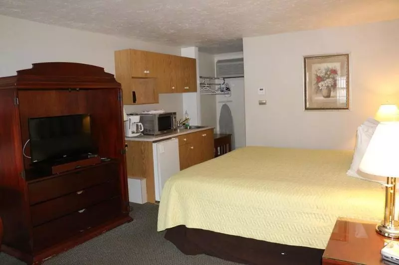 Midtown Motel & Suites