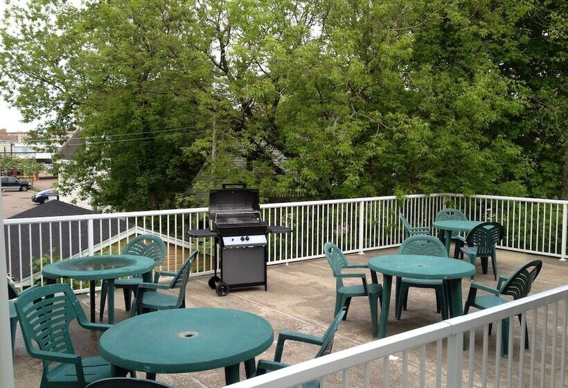 Midtown Motel & Suites