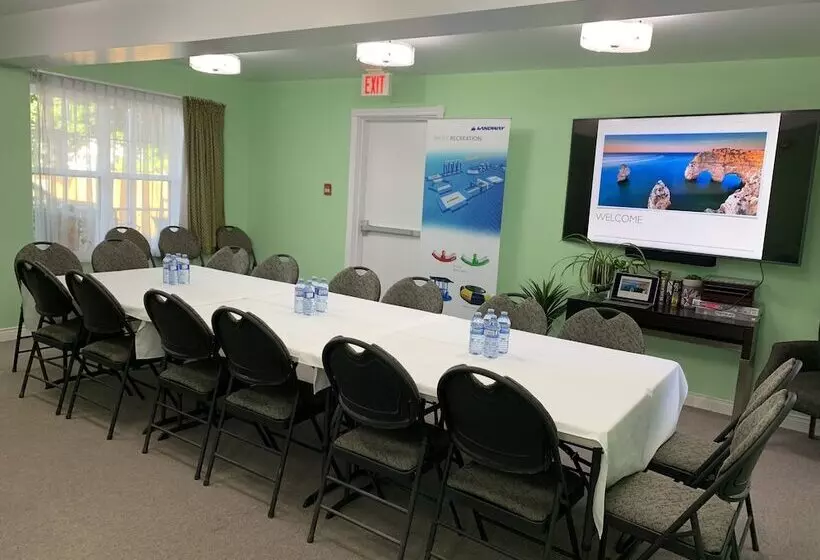 Midtown Motel & Suites