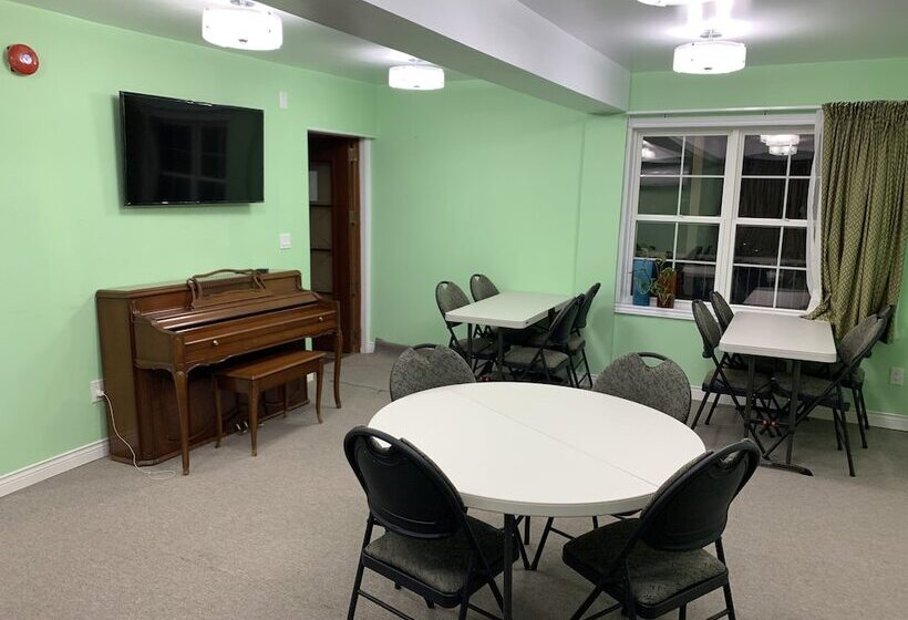 Midtown Motel & Suites